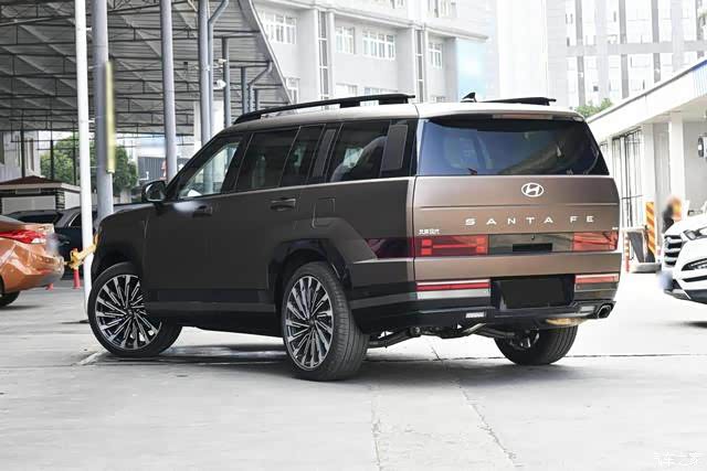 北京现代全新胜达,2.0t 8at黄金组合,亮点在内饰