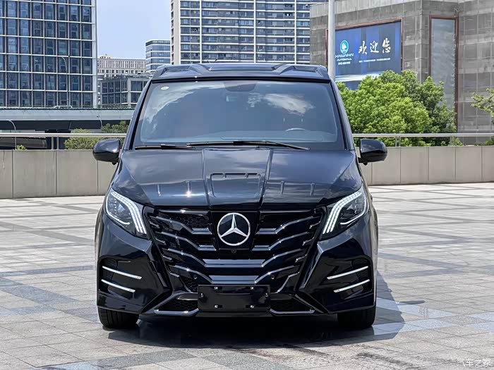 奔驰威霆商务版 几十公里准新车 罗伦士运动款,喜欢的可以到店