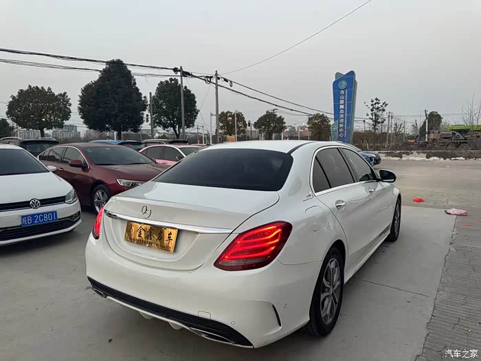 奔驰c180,3个面补漆车况原版,2把钥匙,亏本批发