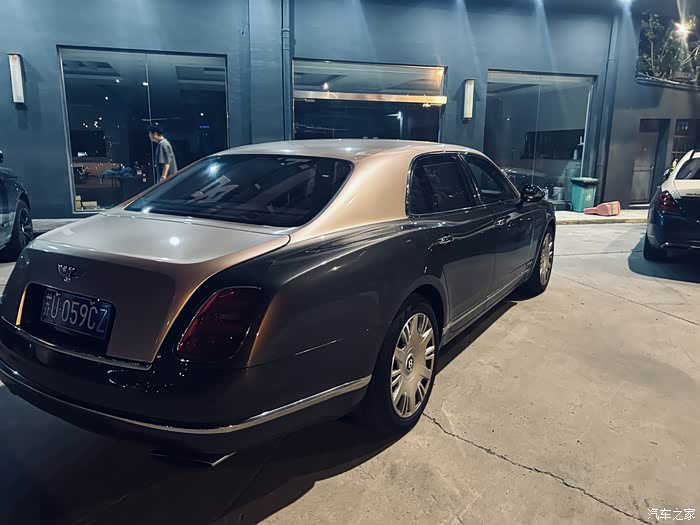 13年宾利慕尚原版车况14万公里价格不贵98万