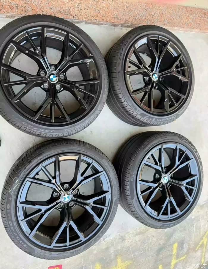 19寸宝马540尊享版黑色花瓣轮毂,喜欢的看过来