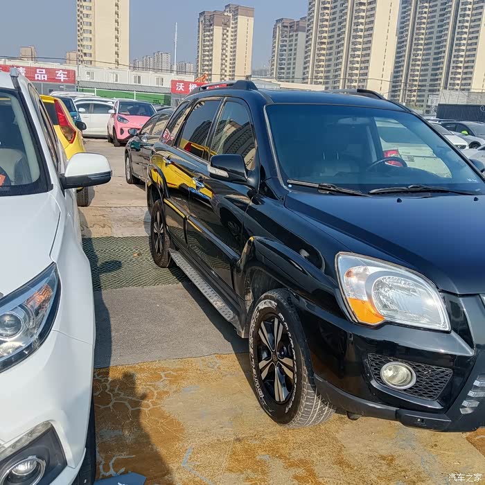 13年起亚狮跑,手动挡天窗,真皮座椅,车况好.