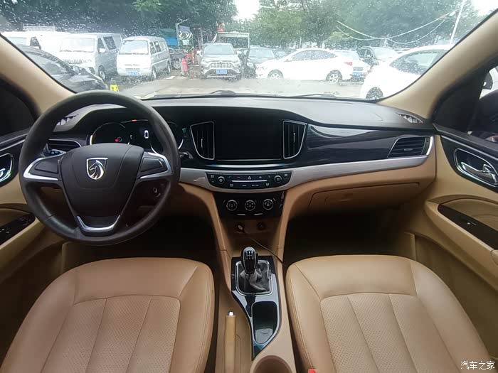 2016年11宝骏730,手动挡1.8l,豪华7座一手车9万