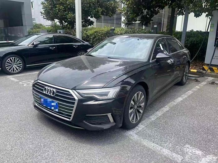 奥迪a6l 2019款 45tfsi 臻选致雅型实表8万多公