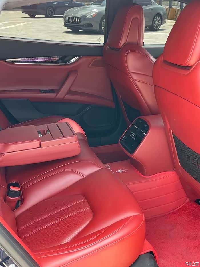 四十多点开走 17年17款玛莎拉蒂总裁sq4四驱410匹高功