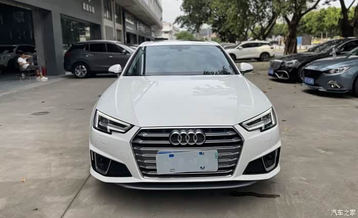 21年奥迪a4l 40时尚型 5万多公里实表 全车原版原漆