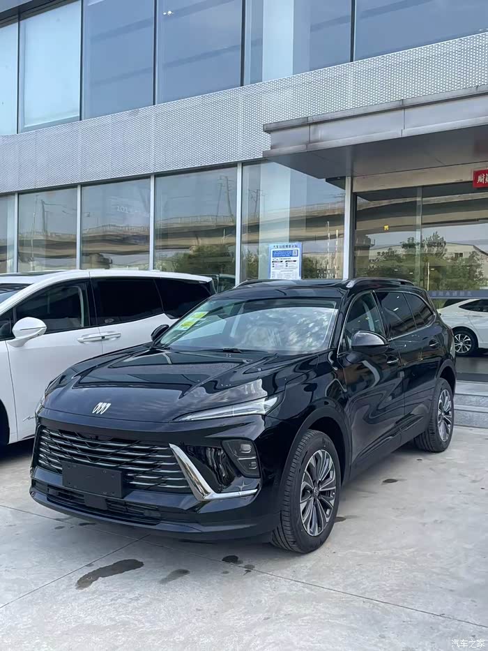 昂科威 plus 是别克旗下的一款中型 suv.以下是其主要
