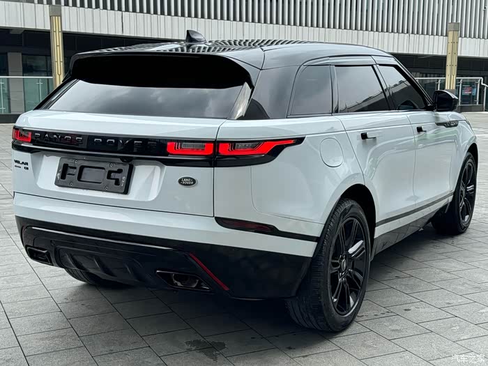 出/路虎 揽胜星脉 2021款 p250 熠黑珍藏版