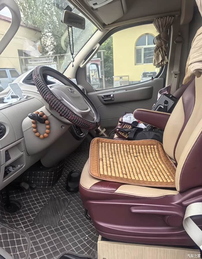 潦草的v80在高速上休息分享一下