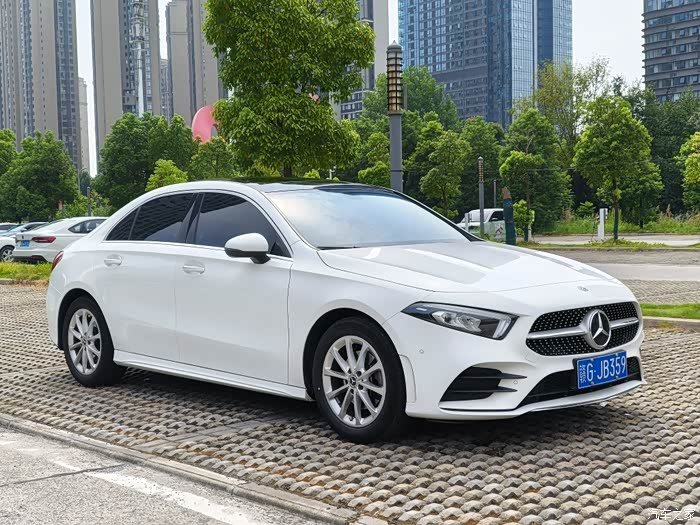 奔驰a级 2021款 a 200 l 运动轿车动感型,行驶5