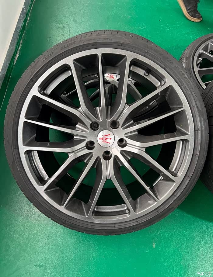 21寸玛莎拉蒂总裁轮毂轮胎,有意向的了解一下