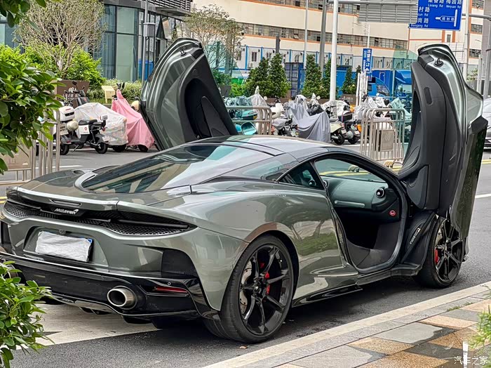 迈凯轮 gt 上牌 2021年 4.0tv8双涡轮 1万公里