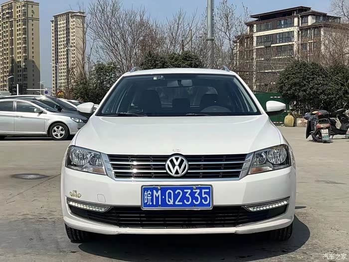 出一台14款运动版15年11月上牌的大众朗行车况原版公里数跑