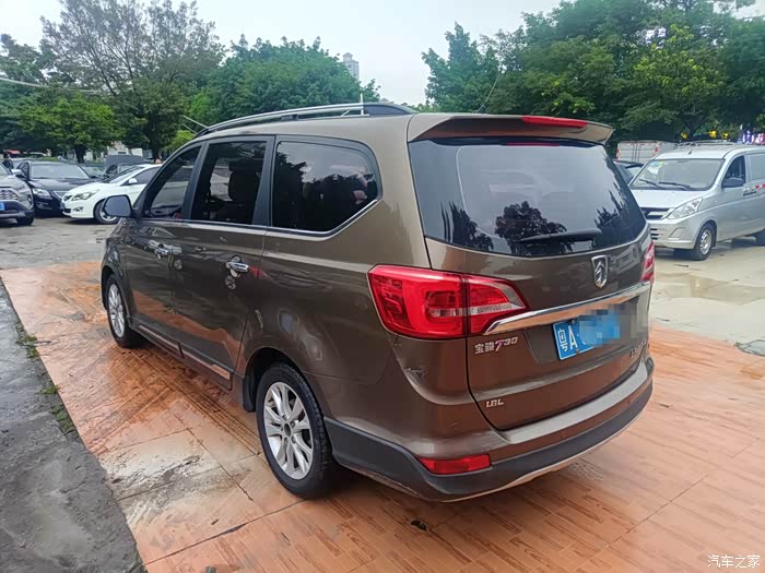 2016年11宝骏730,手动挡1.8l,豪华7座一手车9万
