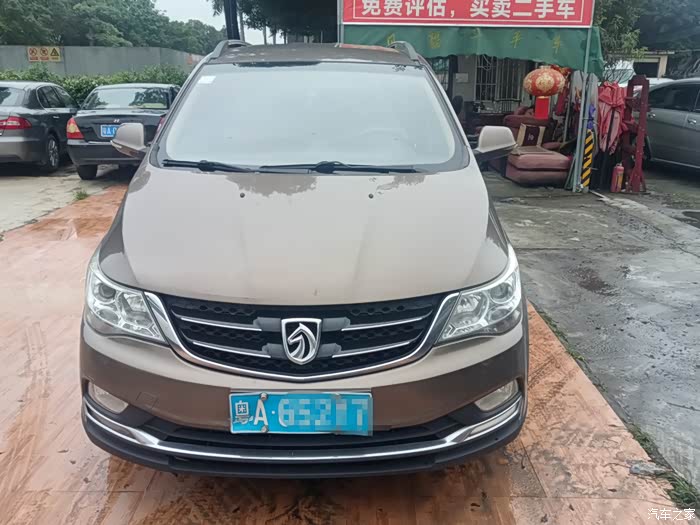 2016年11宝骏730,手动挡1.8l,豪华7座一手车9万