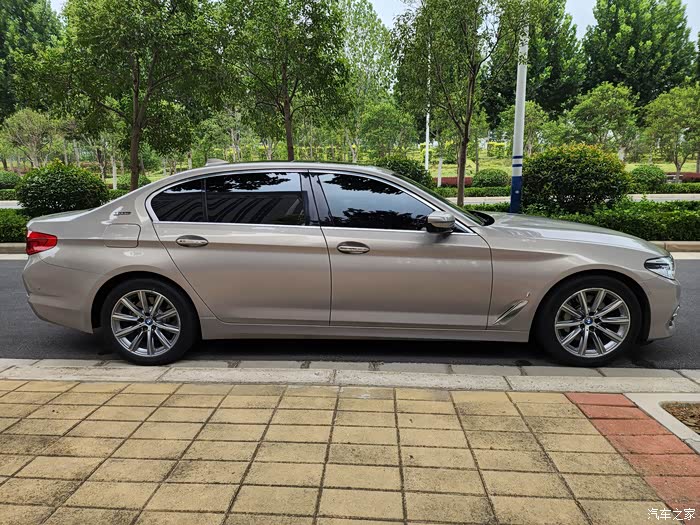 点击:>1|回复:>0宝马5系新能源论坛>19款530le先锋,开米士银外米内