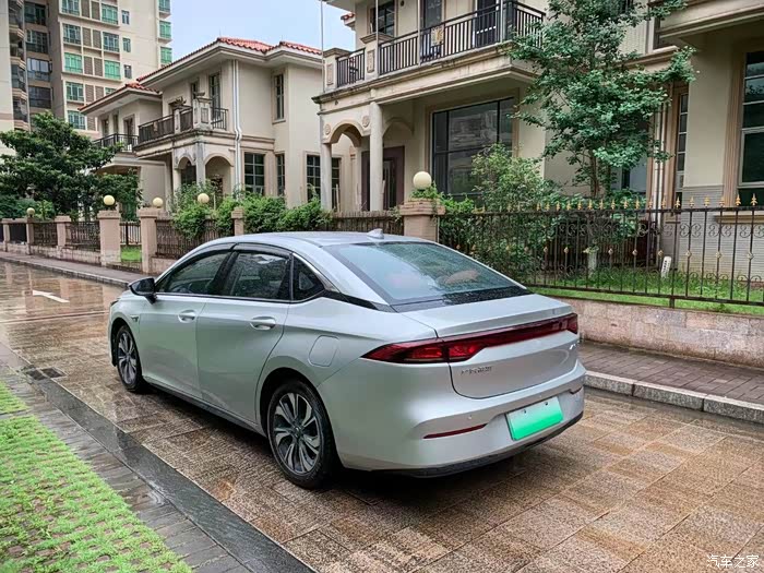 2020年埃安s 魅630 指导价15.98万 现二手价格很