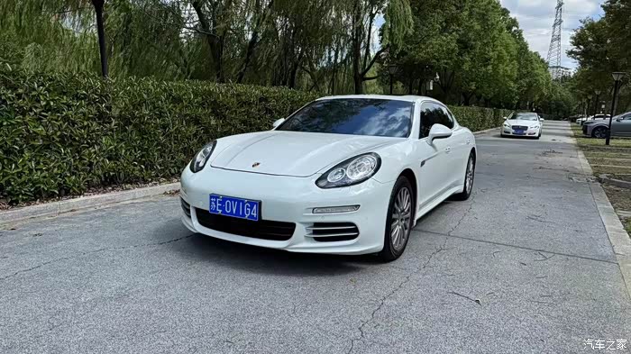 2015年行政加长版帕拉梅拉