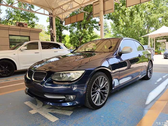 转让宝马2011款320i 蓝色 敞篷e93