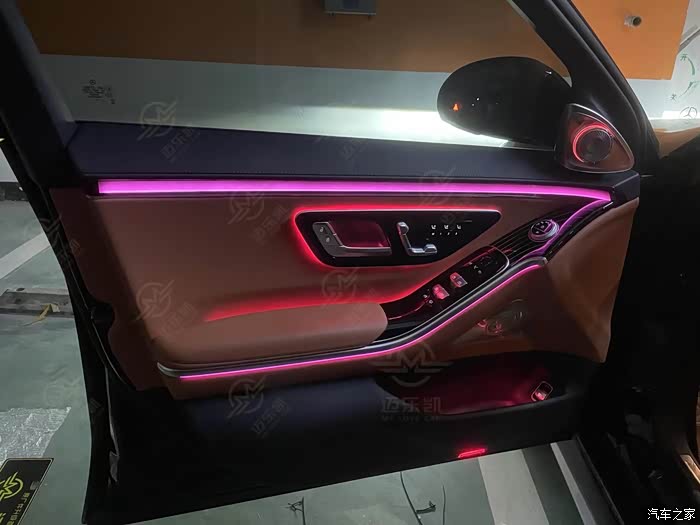 22款奔驰s450l加装主动式氛围灯 旋转高音