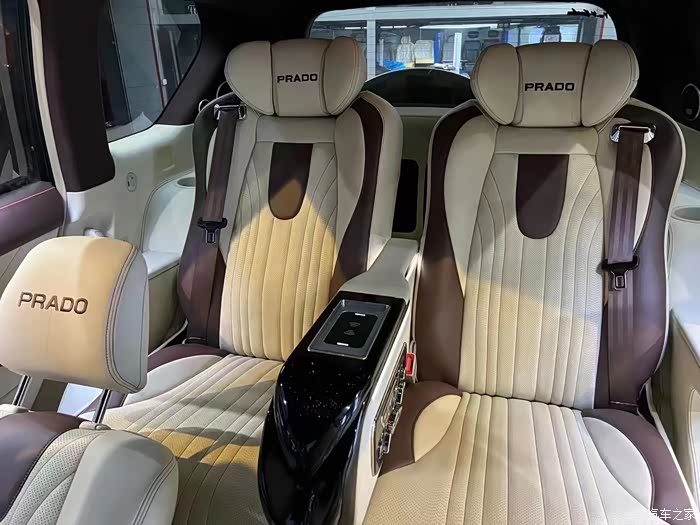 丰田霸道普拉多全车内饰升级!
