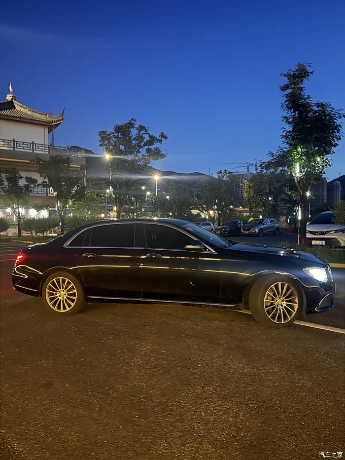 18款改款奔驰e300l 黑外棕内立标,原版车况,查博士s级