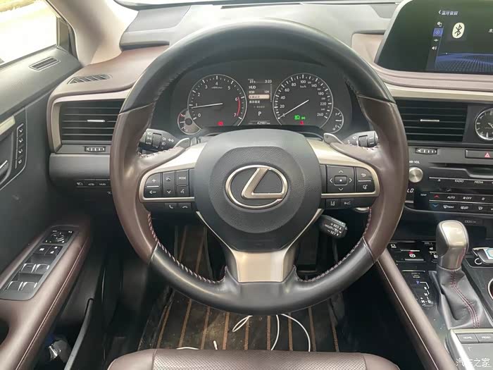 出2021年上牌雷克萨斯rx300四驱典雅版,27.