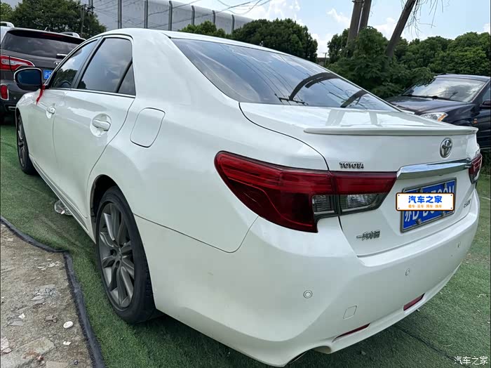 16年 丰田锐志 原版车况 几个面喷漆 7.6w公里 个人一