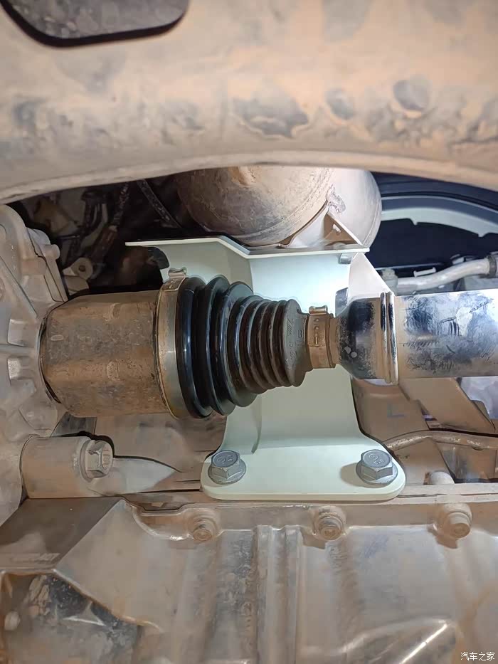 大家有给车半轴装这个隔热瓦吗?听说三元催化器的高温会把半轴球