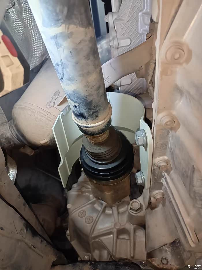 大家有给车半轴装这个隔热瓦吗?听说三元催化器的高温会把半轴球