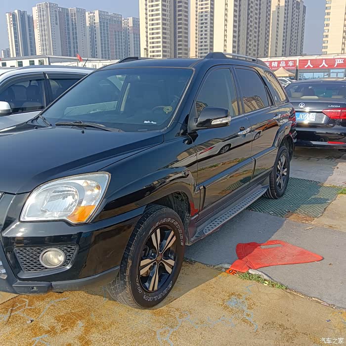 13年起亚狮跑,手动挡天窗,真皮座椅,车况好.