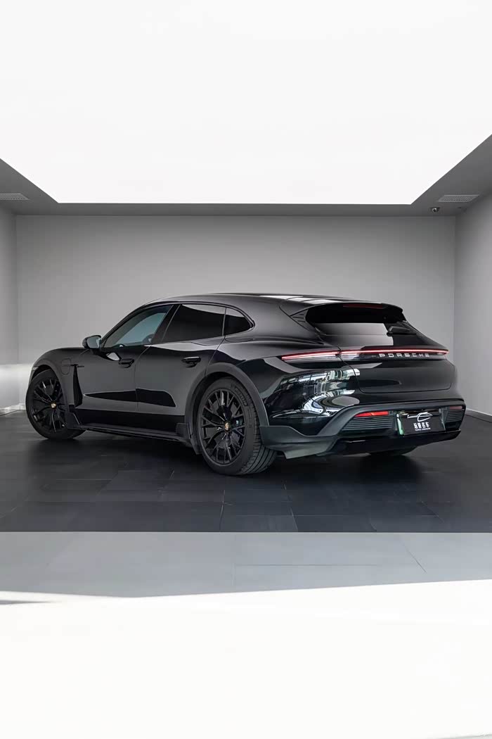 23年taycan猎装哑灰内饰