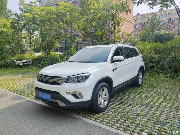 夏季到来清理长安cs75天窗排水孔避免天窗漏水