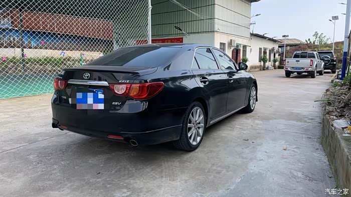 2011年上牌 一汽丰田风尚版锐志2.5v,指导价格25.