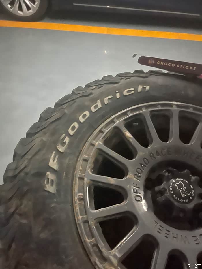 【图】车子报废,出轮毂轮胎和激光大灯_大切诺基论坛_汽车之家论坛