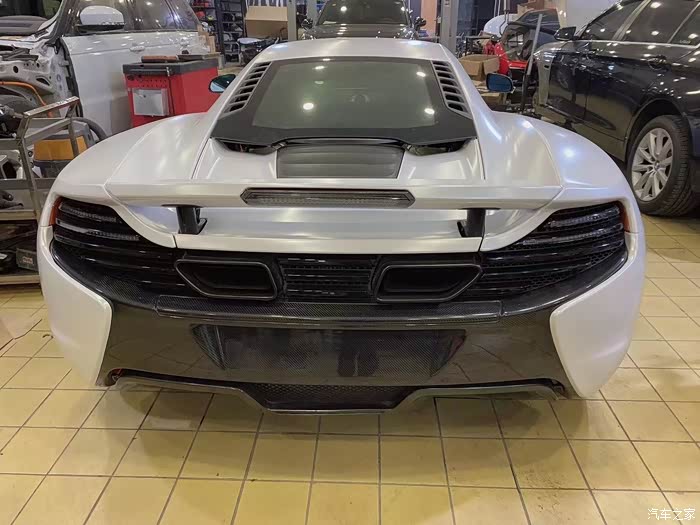 迈凯轮mp4-12c改650s半碳大包围套件