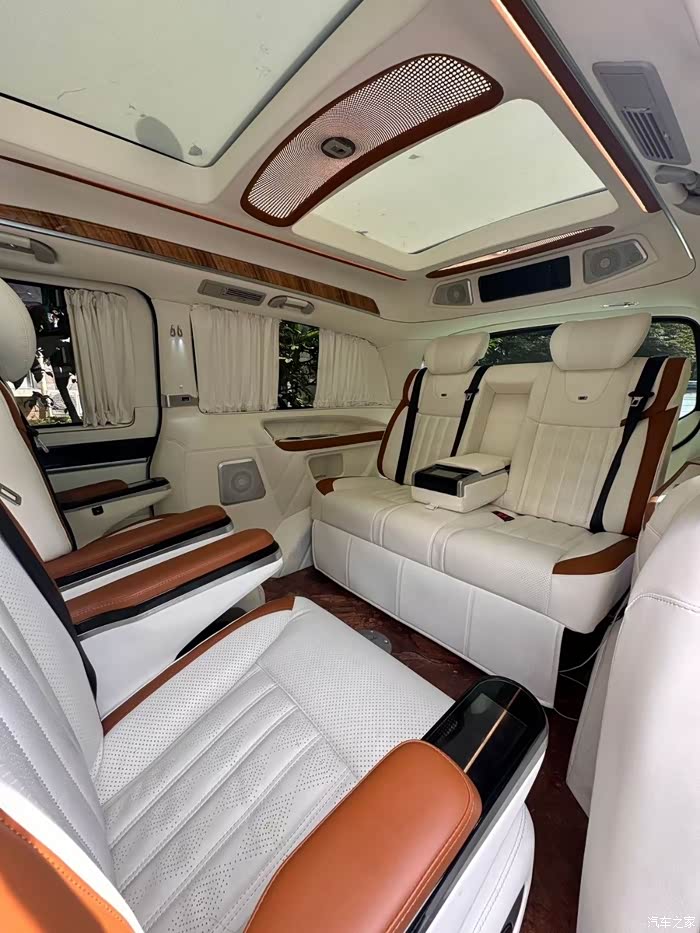 奔驰v260l长轴豪华款!高顶! 客户置换2022年12