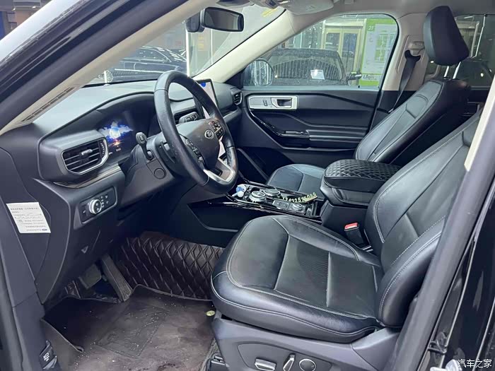 福特 探险者 2020款 ecoboost 285 四驱钛金