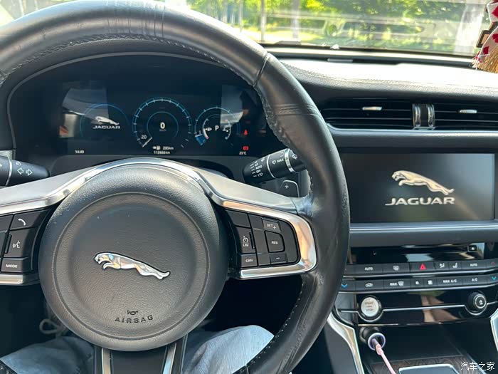 出自用17年11月上牌捷豹xfl豪华版一台