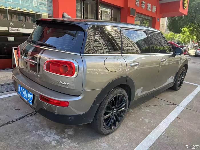 宝马mini clubman,6门[色]美女一手车!10万公