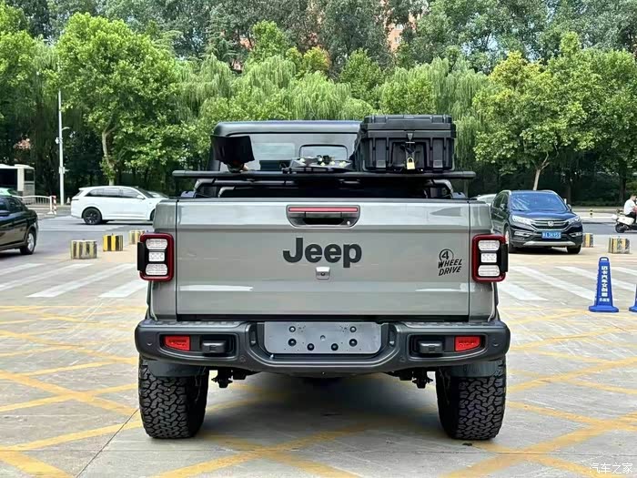 【图】到店 23年jeep角斗士 9000公里改装10万 价格美丽_车生活论坛