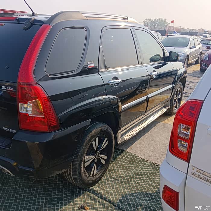 13年起亚狮跑,手动挡天窗,真皮座椅,车况好.