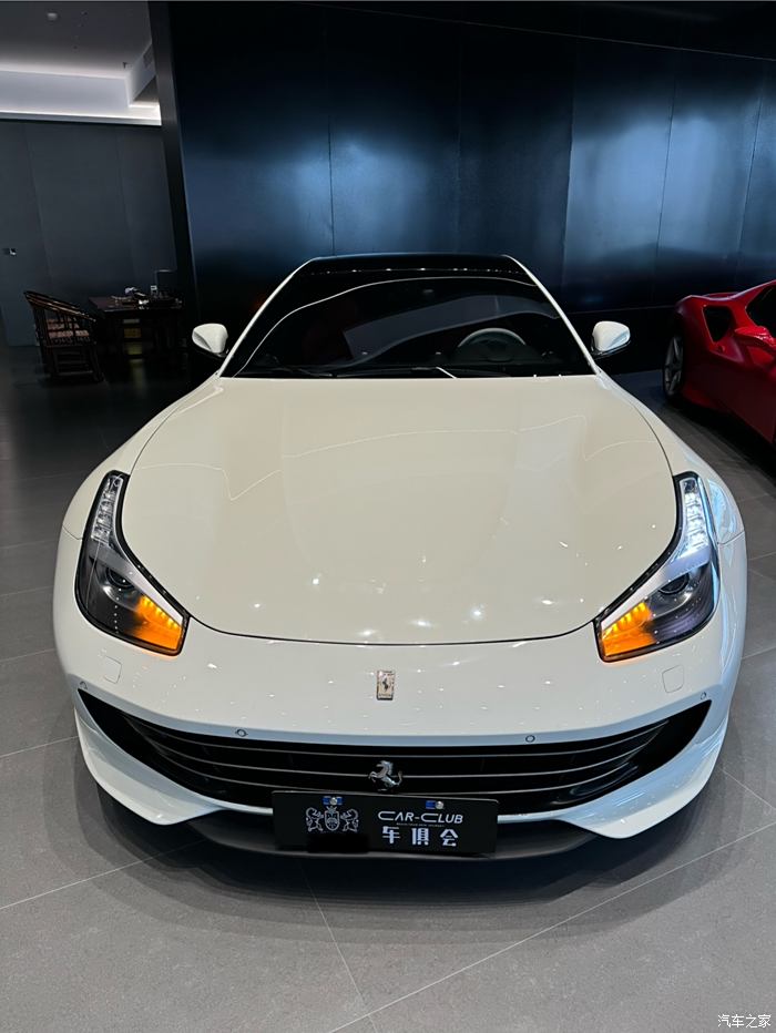 法拉利 gtc4lusso 2017款 39t v8 太完