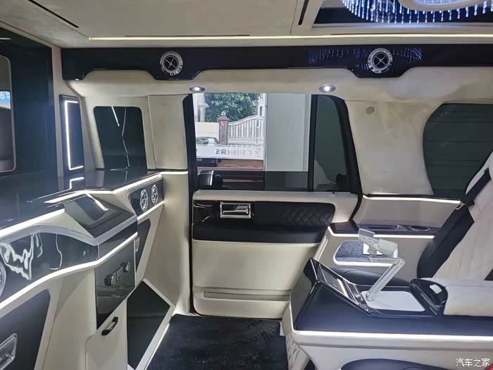 林肯领航员七座改四座 全车内饰包覆 顶灯 全隔断 四座航空座