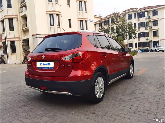 新到2015年铃木锋驭,本主一手车,手动挡全景天窗,1.6黄