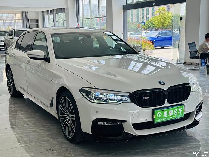 宝马530li m运动便宜出了,白外红内车况精品,9万多公里