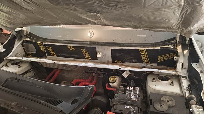 瑞虎8天窗排水口