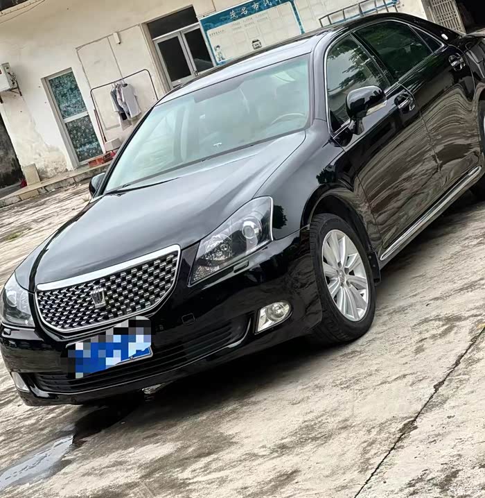 2012年6月上牌 一汽丰田皇冠2.5黑灯蜂窝特别版 车况精