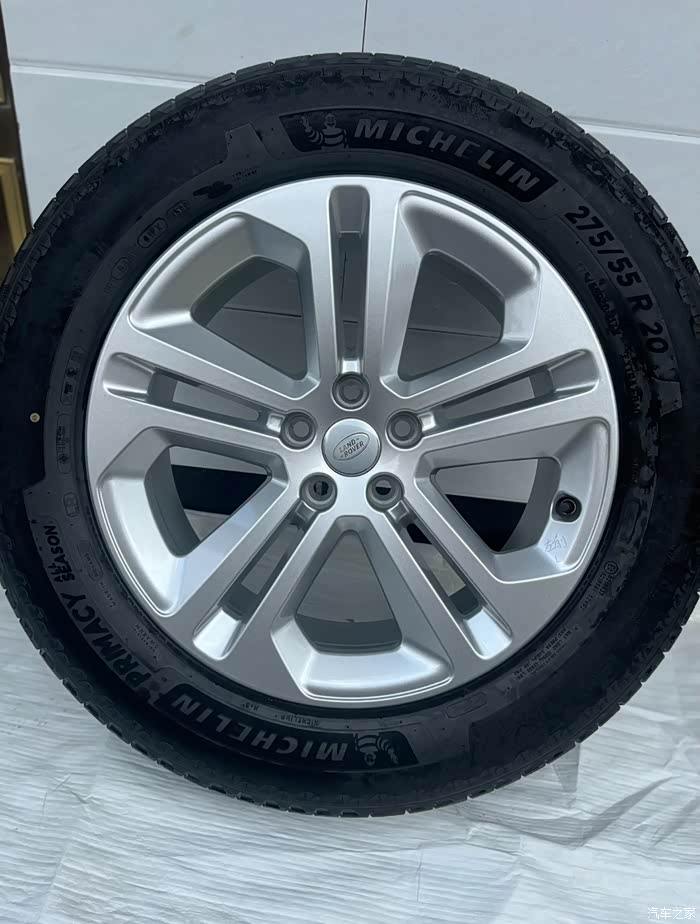 20寸路虎揽胜轮毂轮胎一套,了解一下