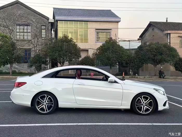 最新到店15年进口奔驰e200轿跑,茶博士s级,刚刚上9万公